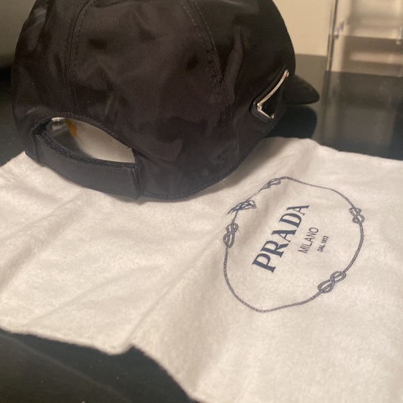 Prada Re-Nylon size medium unisex baseball hat with iconic enamel triangle logo. - Picture 3 of 4